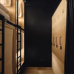  Hostal Westay Capsule